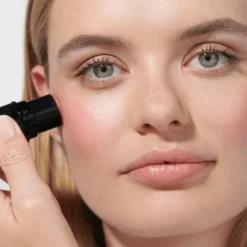 Dr. Hauschka Lip To Cheek 03 Rosewood (6,1 g)