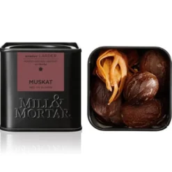 Mill og Mortar Muskatnød Og Blomme Hel Ø (45 gr)