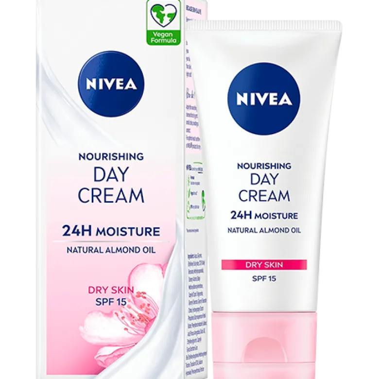 Nivea Essentials Nourishing Dagscreme - Tør Hud (50 ml)
