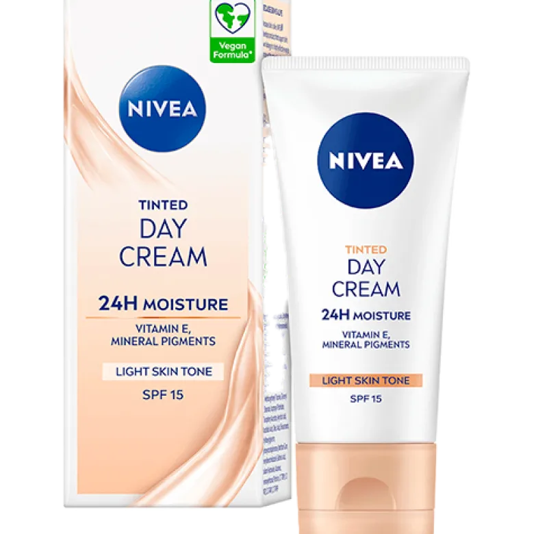 Nivea Tinted Day Cream Light SPF15 (50 ml)