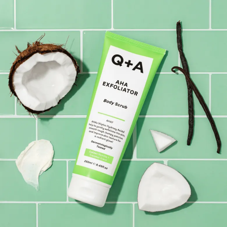 Q+A AHA Exfoliator Body Scrub (250 ml)