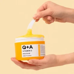 Q+A Vitamin C Body Scrub (200 ml)