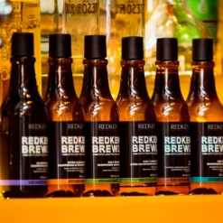 Redken Brews 3-in-1 Shampoo (300 ml)